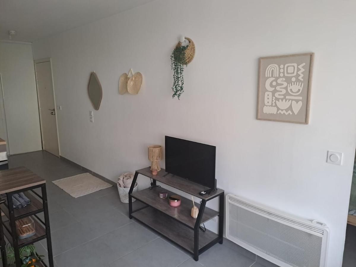 Apartment Centre *