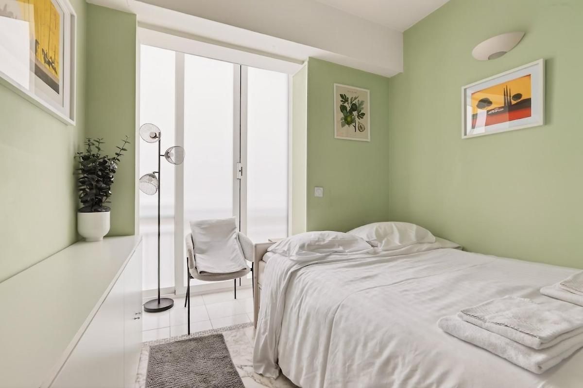 Cozy 1br Flat With Balcony - 5 Min To Tram Station Apartment *