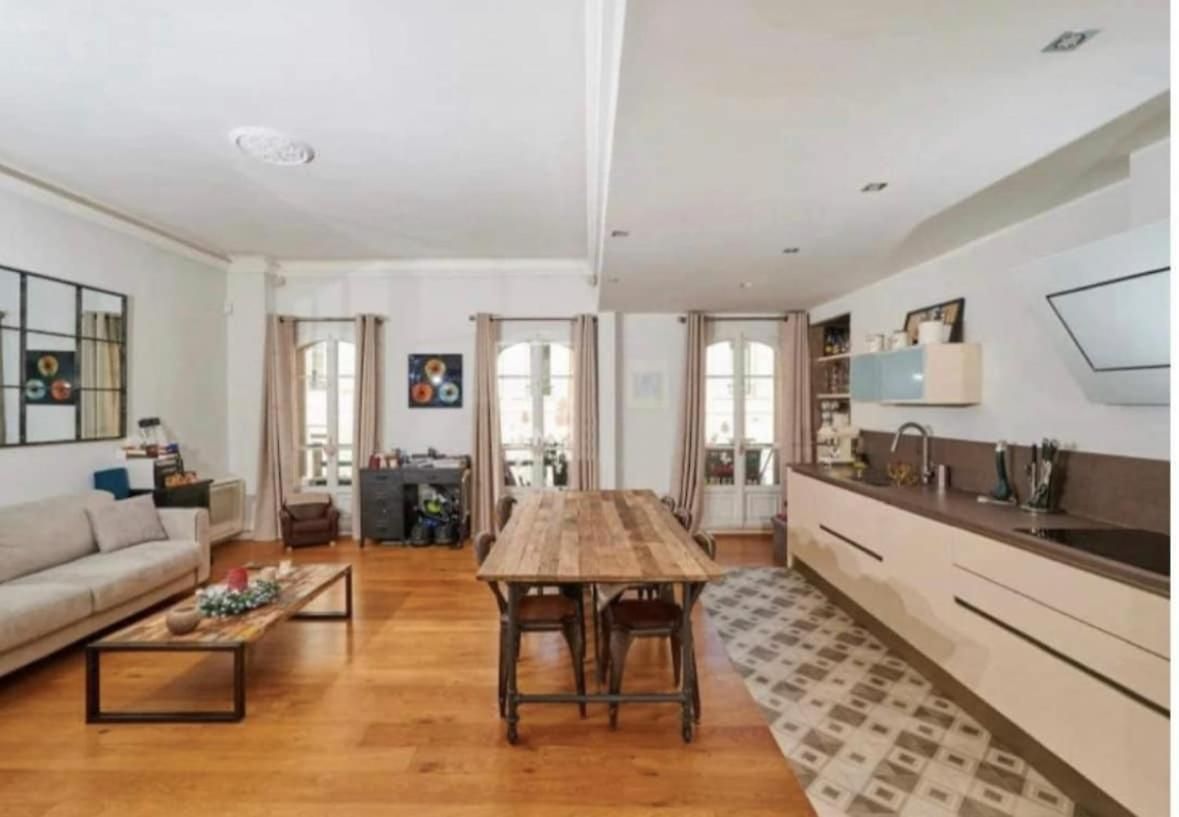 Center Loft * Nice