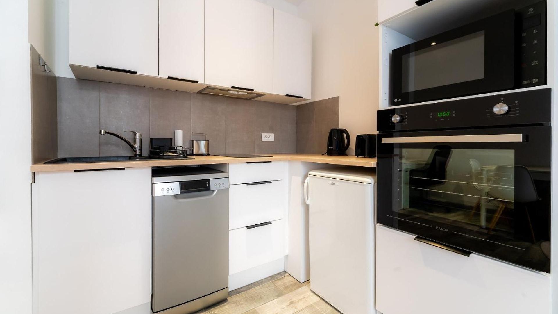 2p Proche Gare Calme Spacieux Apartment