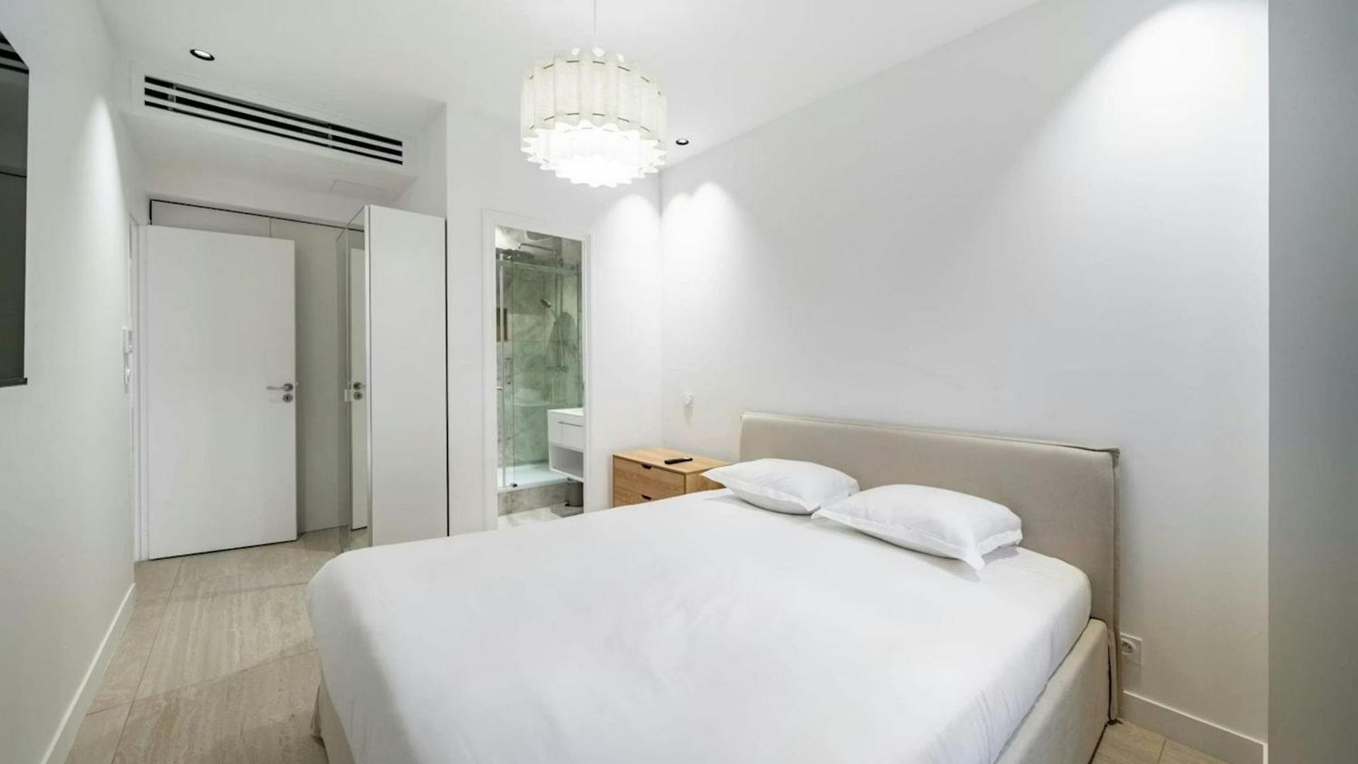 2Rue Villa With Private Pool - Beachfront Inn *