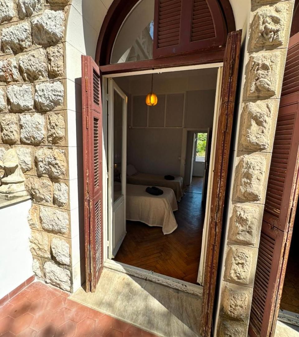 Chateau Sur Hotel *