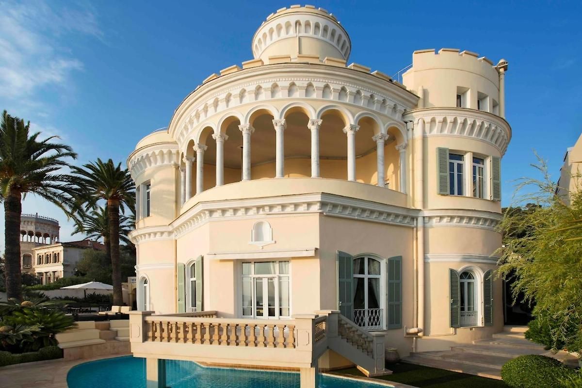 Chateau Latour Villa