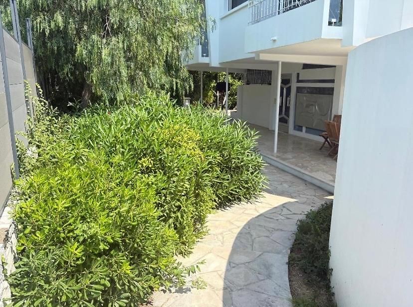 Carthage Superbe Jardin Piscine Et Parking Gratuit Villa