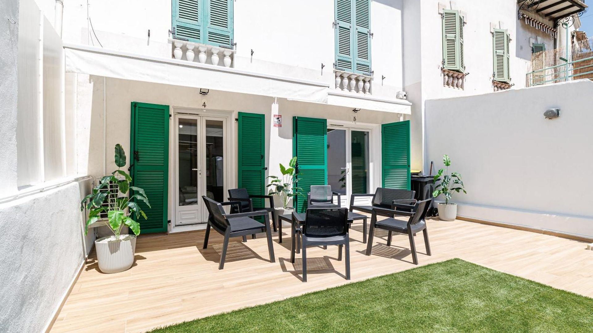 7 Min Walk To The Sea, Free Parking, 3 Ac, Garden * Nice
