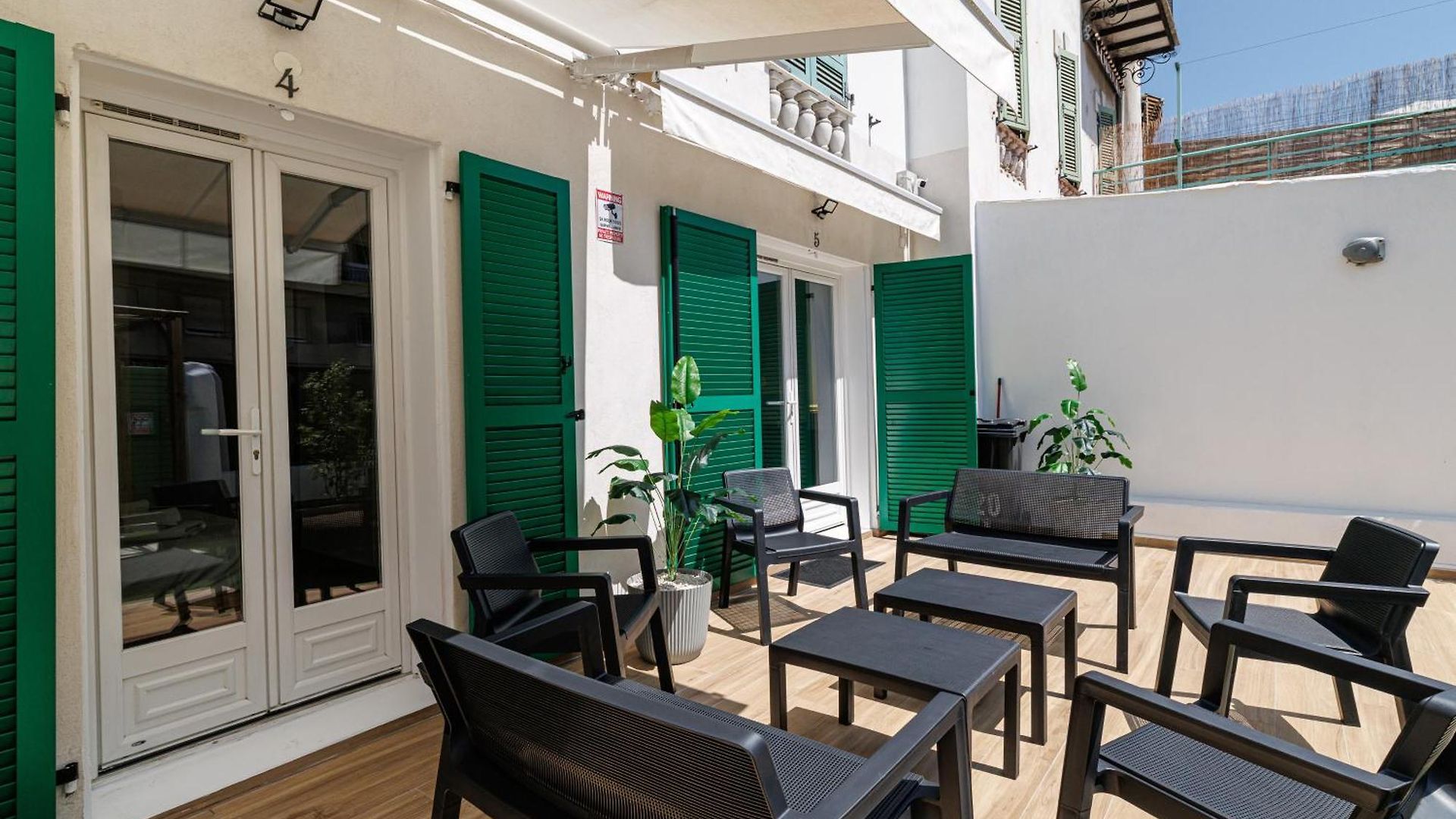 Villa 7 Min Walk To The Sea, Free Parking, 3 Ac, Garden