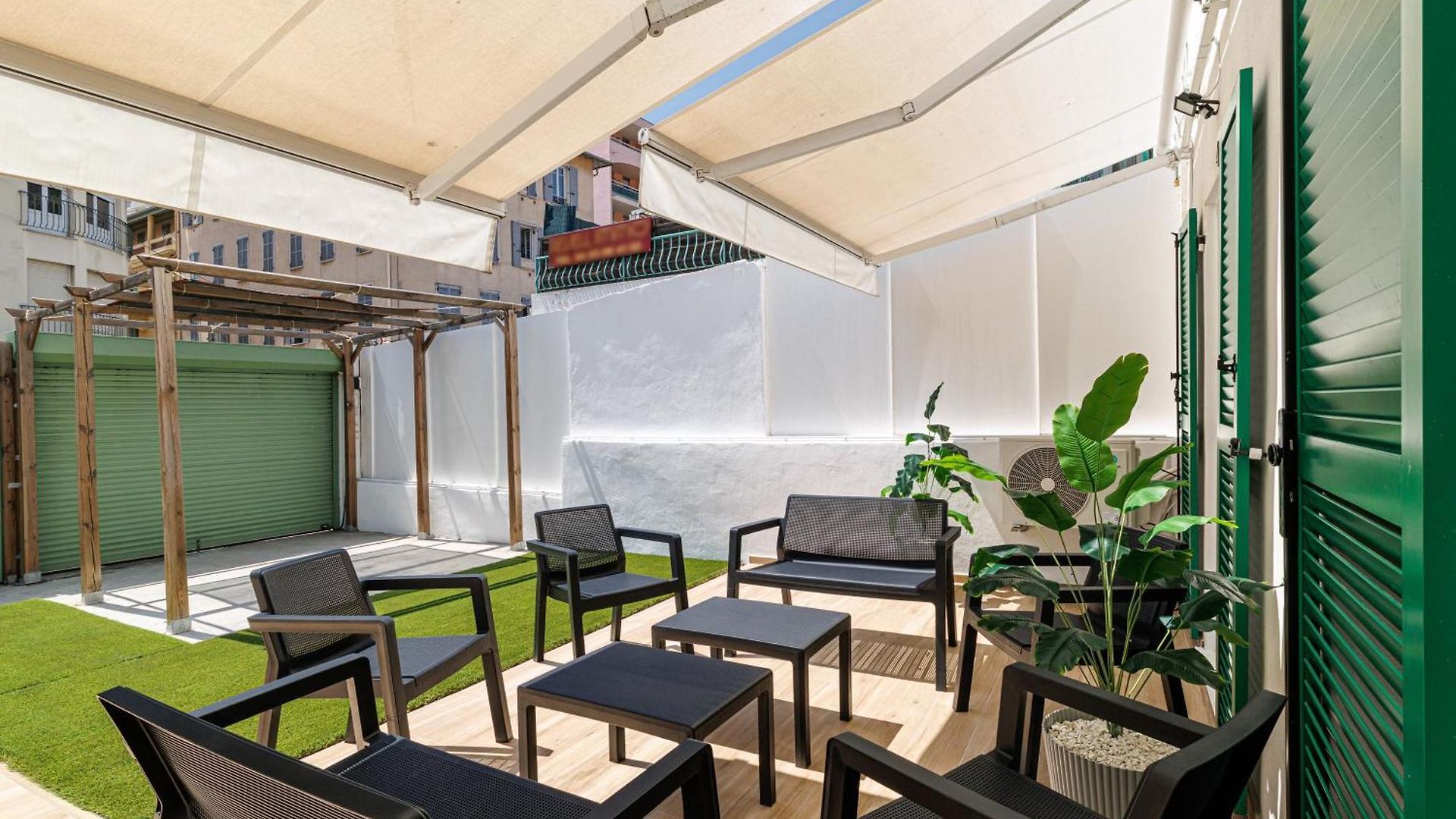 7 Min Walk To The Sea, Free Parking, 3 Ac, Garden Villa *