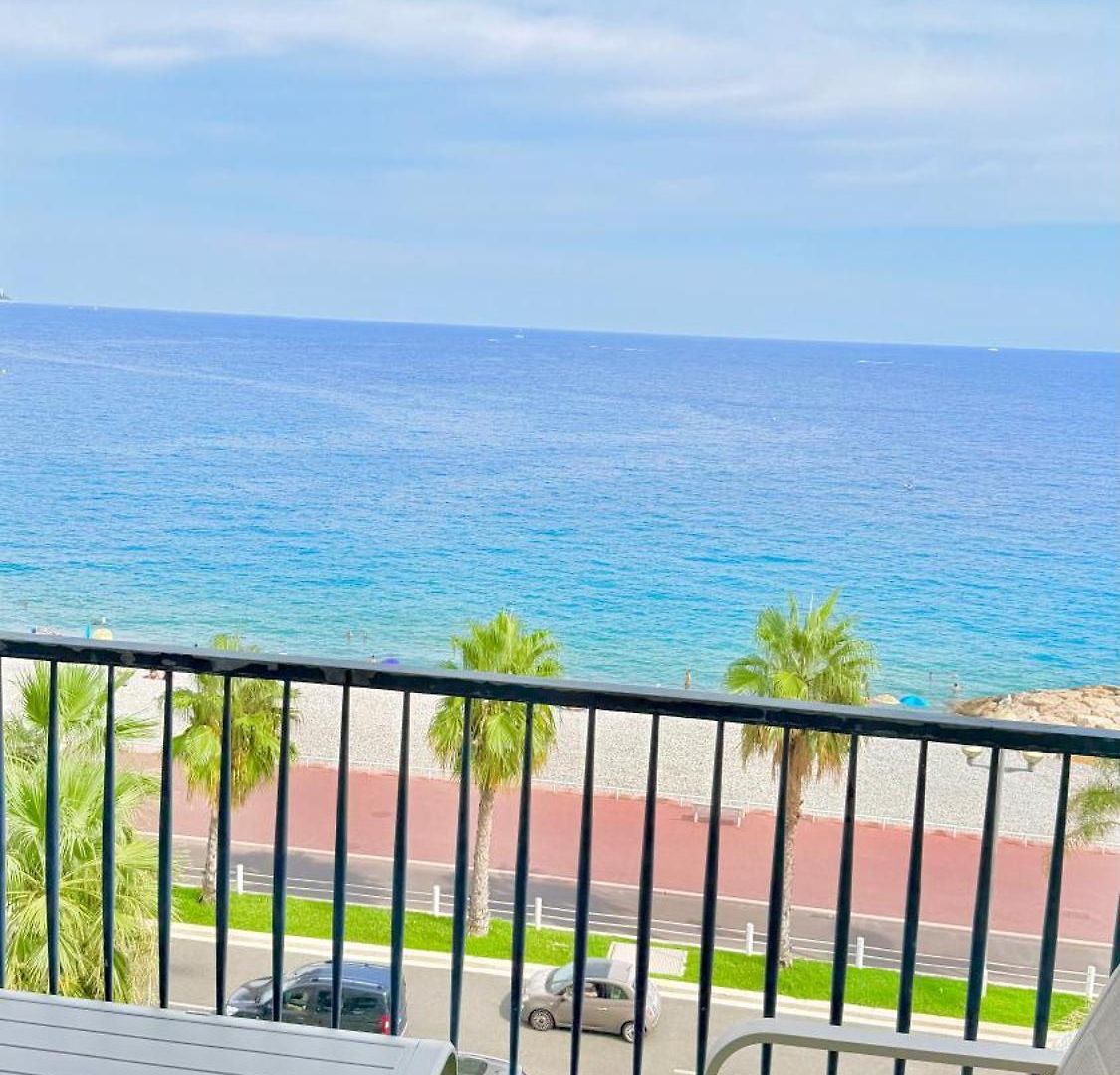 Apartment Sea View, Promenade Des Anglais, 180 Degree Balcony, 4 People Nice