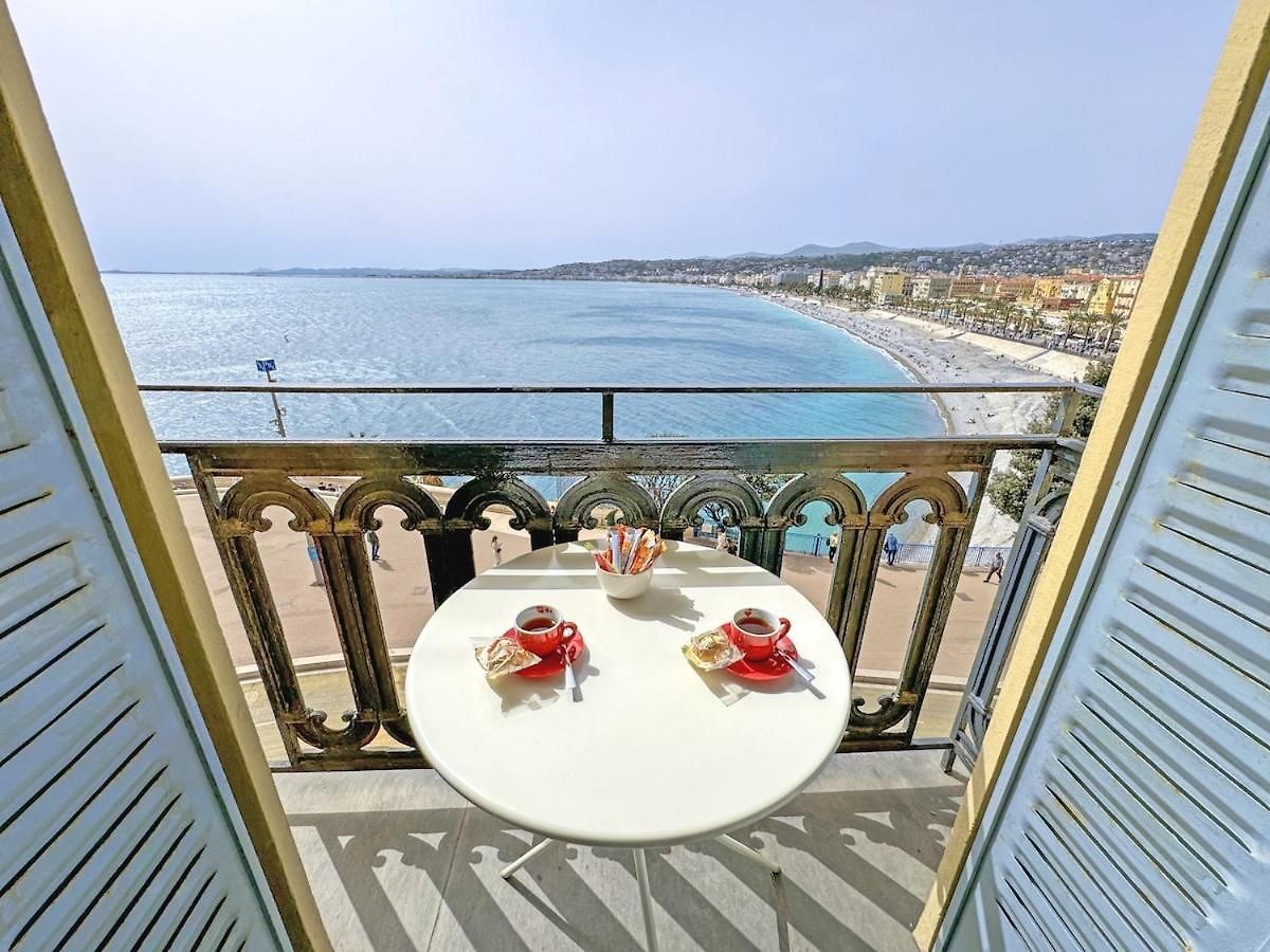 Exceptional Sea Front
