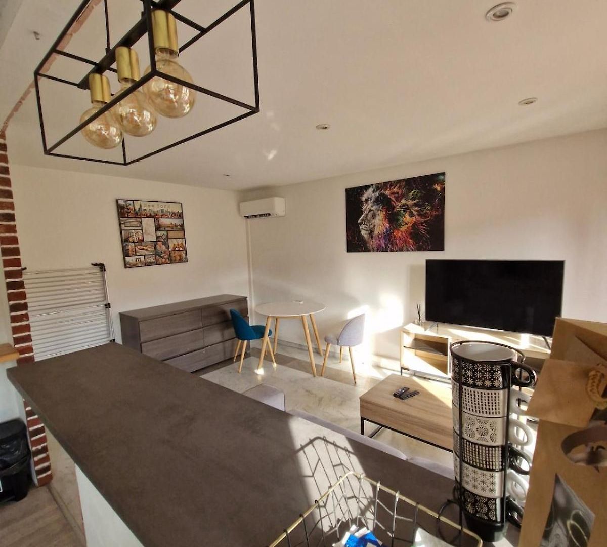 Liberation Apartment *