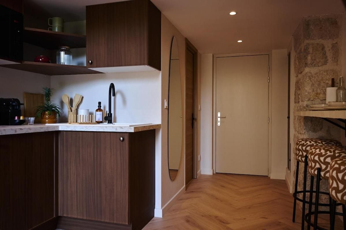 Beautiful Duplex - Center - Ac, Wifi Apartment *
