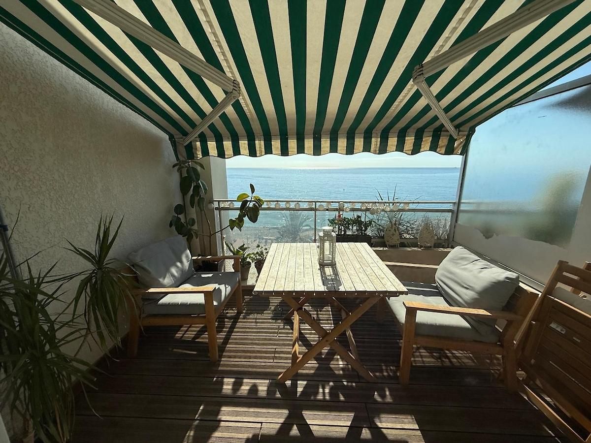 Seafront Duplex With Lovely Terrace