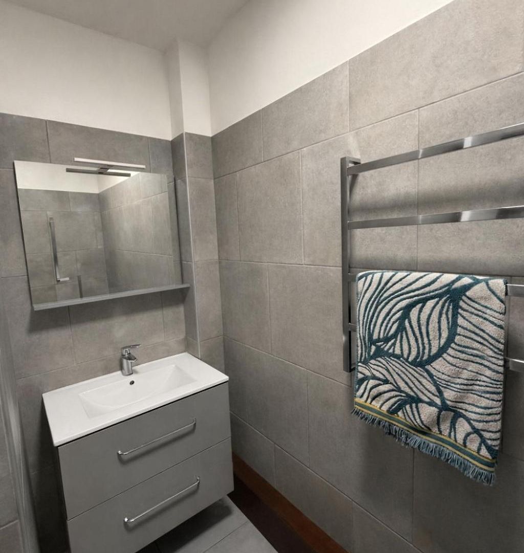 Sunny Terrace - Air Conditioning - 10 Min Old Apartment