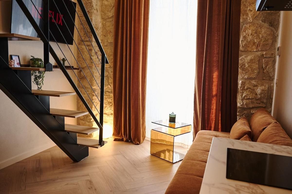 Beautiful Duplex - Center - Ac, Wifi Apartment