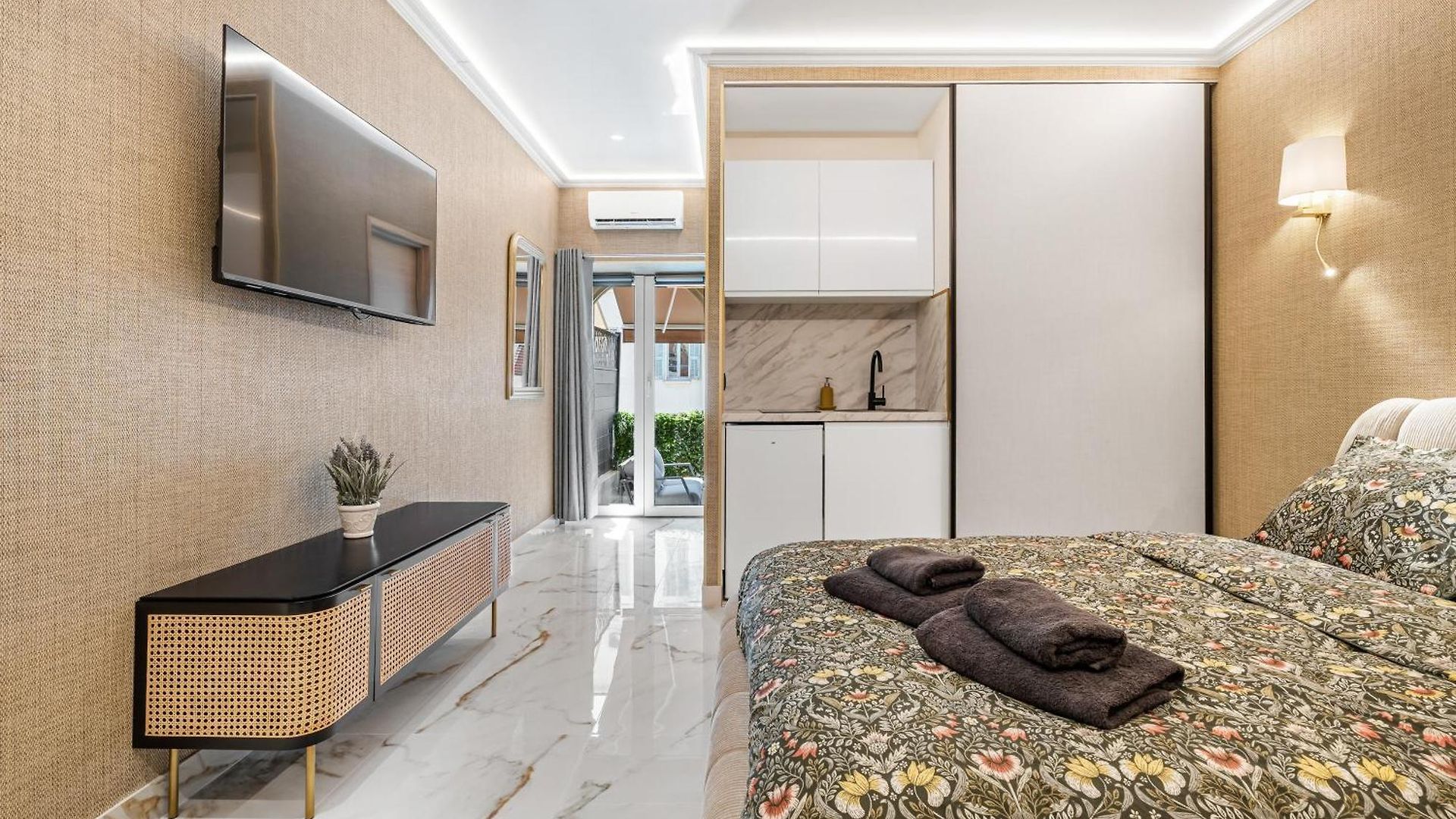 Apartment Renting - 1france - Design Terrace & Massena