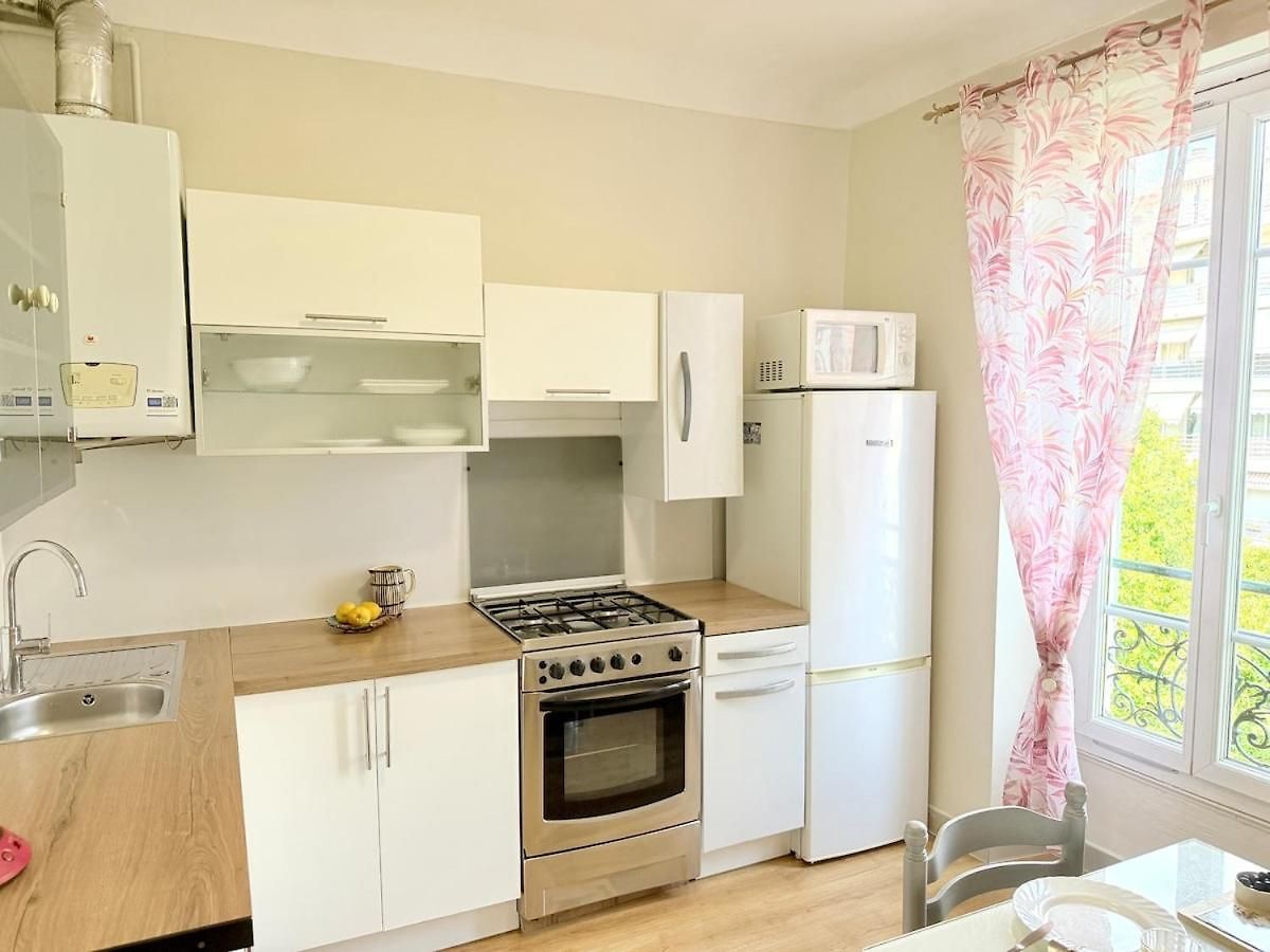 Bright Cozy Space With Balcony Center Within Walking Distance Apartment Nice