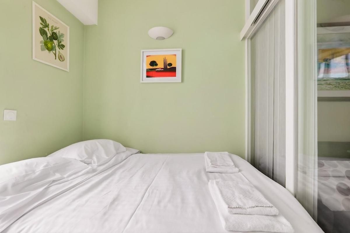 Apartment Cozy 1br Flat With Balcony - 5 Min To Tram Station
