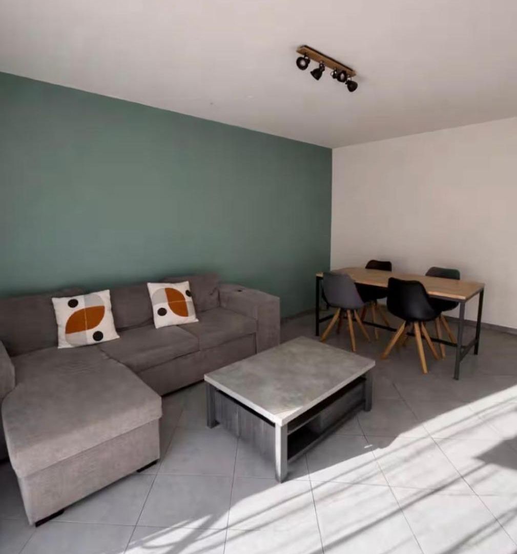Sunny Terrace - Air Conditioning - 10 Min Old * Nice
