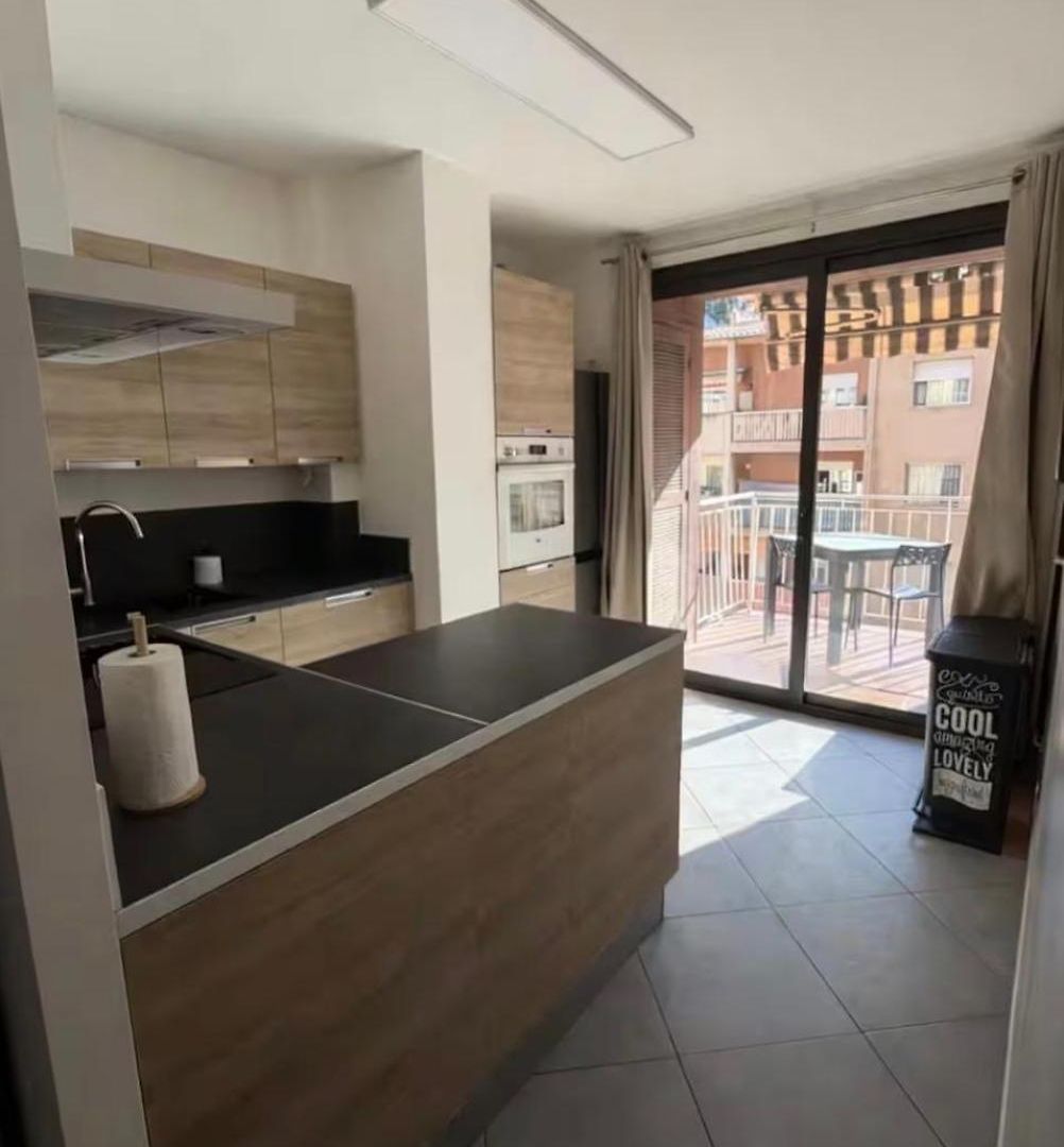 Sunny Terrace - Air Conditioning - 10 Min Old Apartment