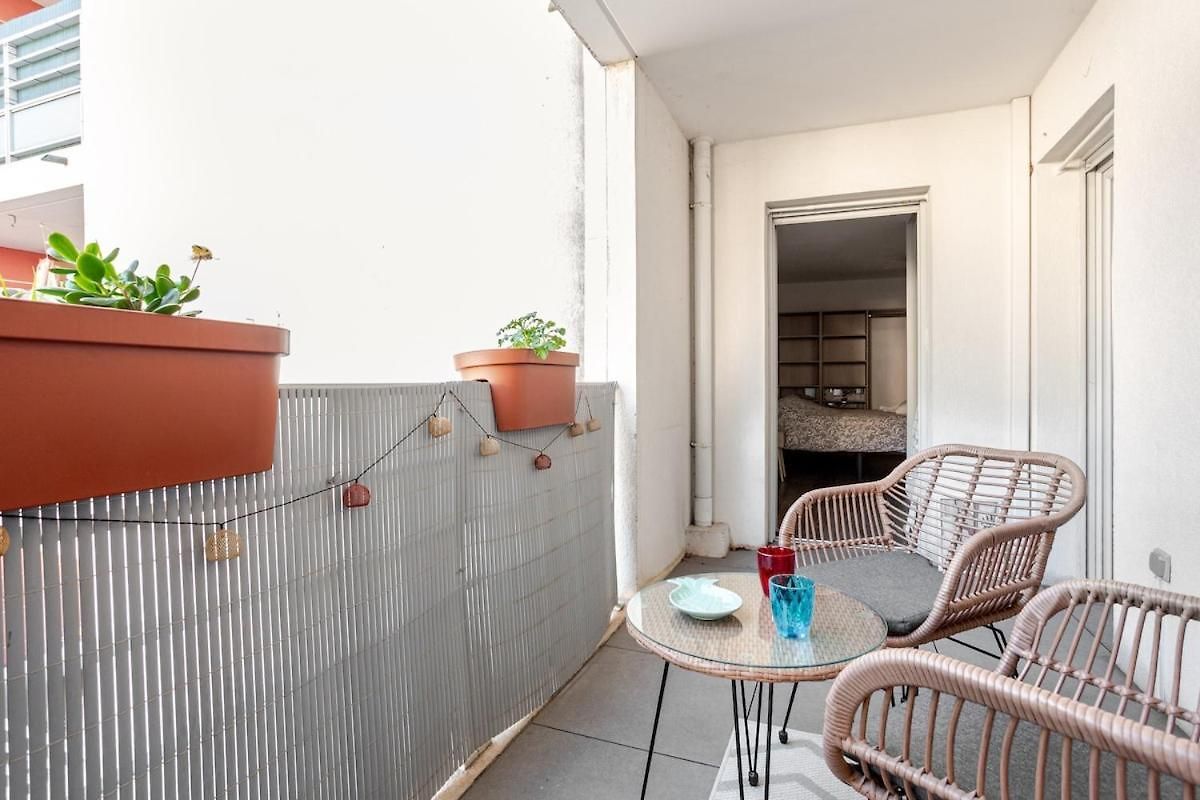 Apparemment F3 Avec Terrasse Clim & Tram * Nice