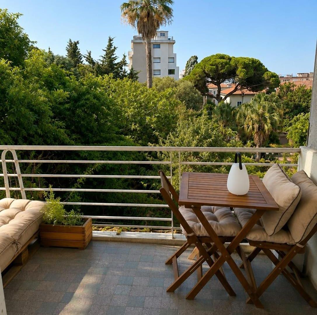 Charming 1-bedroom With Small Terrace, Fully Equipped Apartment