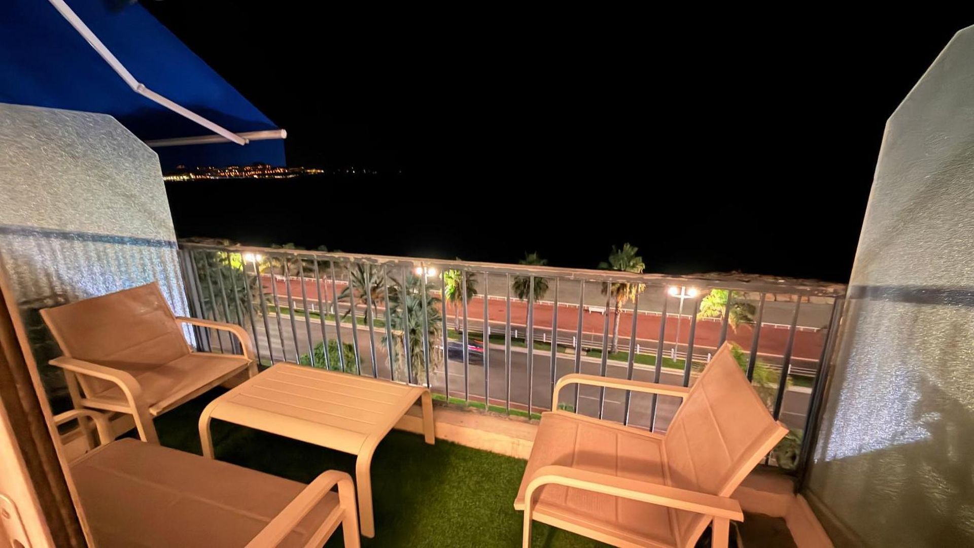 Apartment Sea View, Promenade Des Anglais, 180 Degree Balcony, 4 People Nice