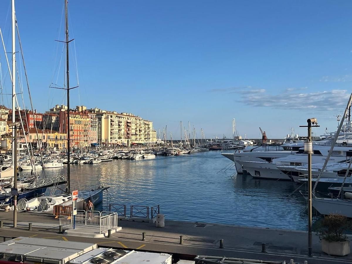 Carre Dorelegant 2 Br Apartment *