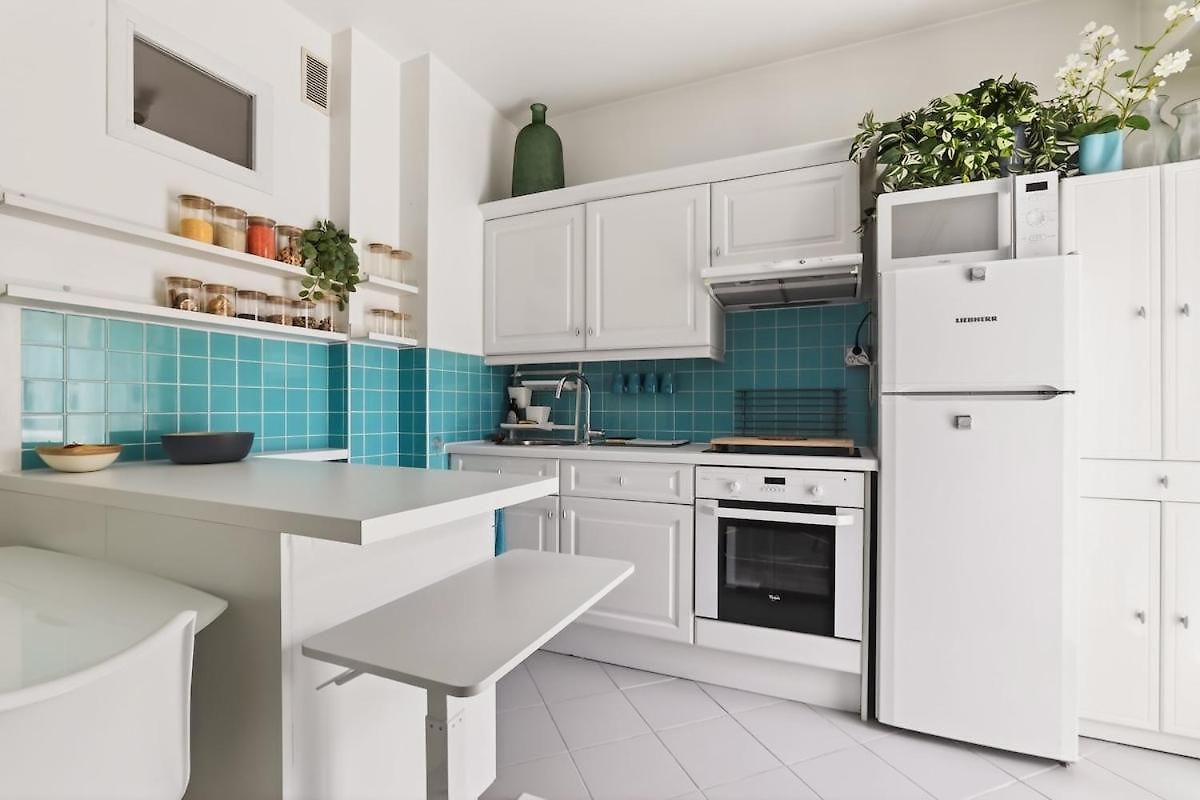 Apartment Cozy 1br Flat With Balcony - 5 Min To Tram Station *