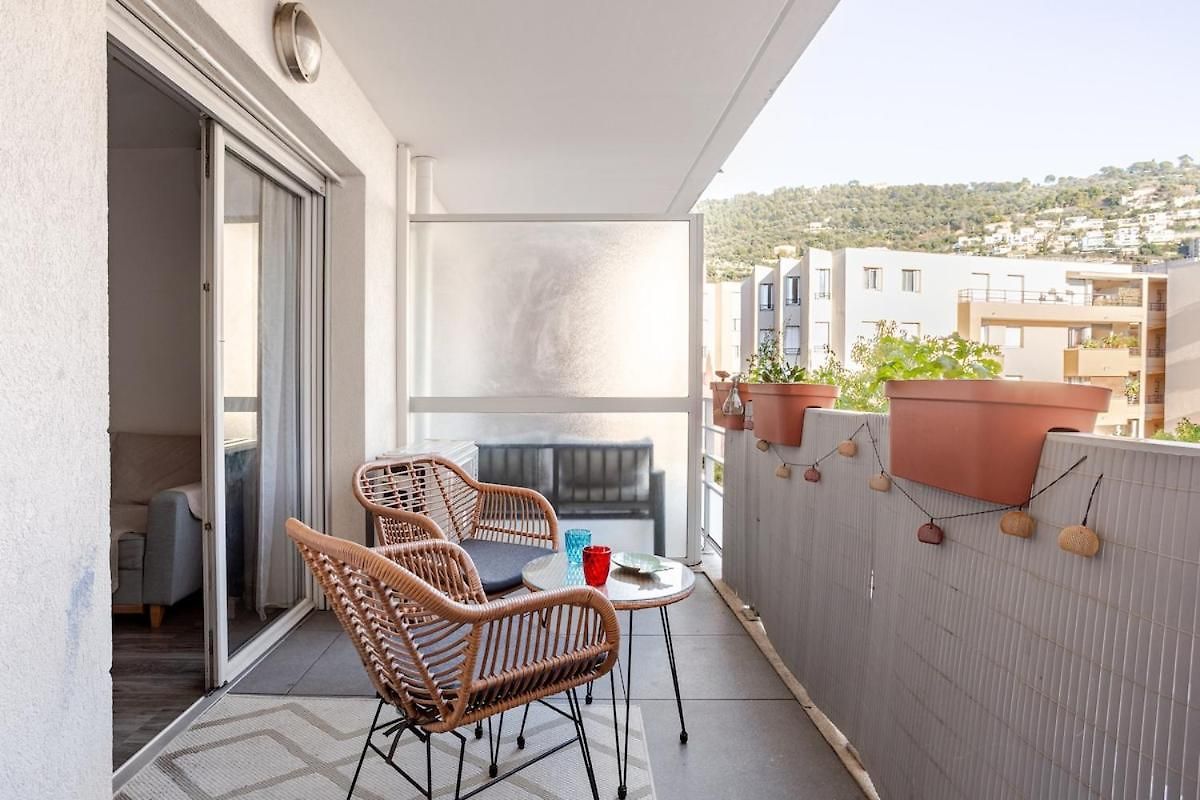 Apartment Apparemment F3 Avec Terrasse Clim & Tram Nice
