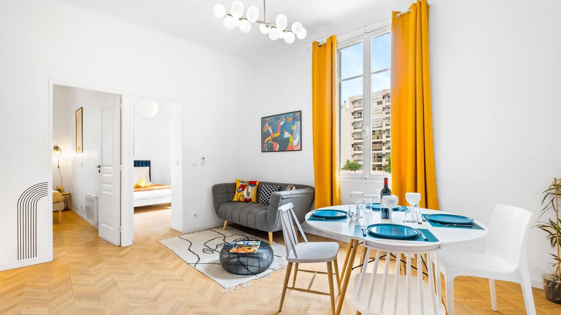 One Minute From Beach - Air Conditioning - 2 Bedrooms - Wifi - Kitchen - Parking