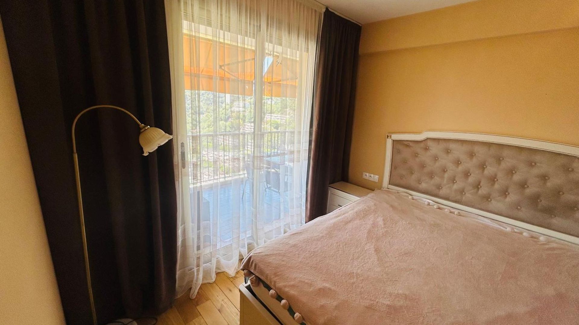 Spacieux Apparemment Dans De Luxe Avec Piscine *