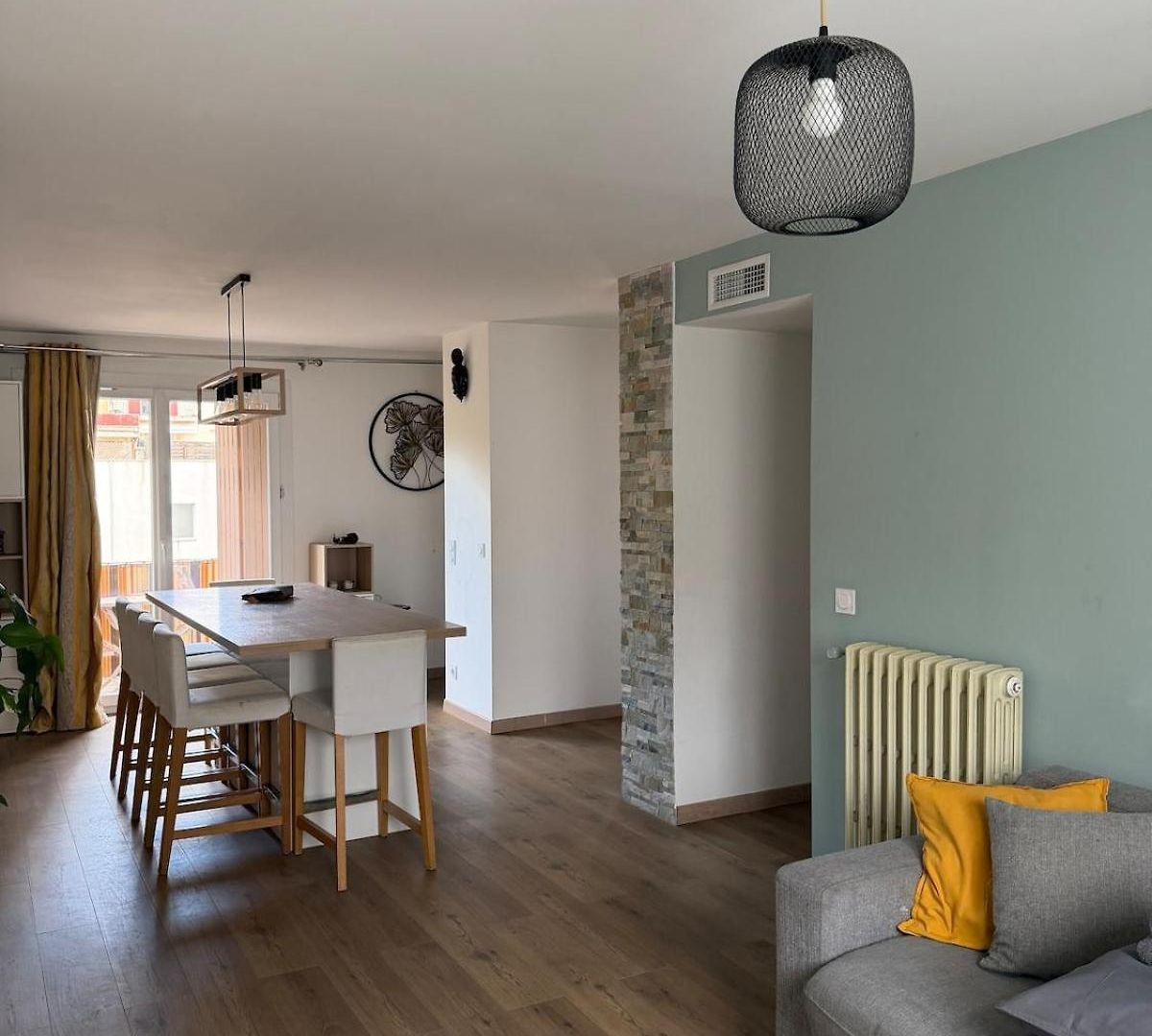 Beautiful 2-bedroom With Air Conditioning - Tram - Balconies - Quiet Apartment Nice