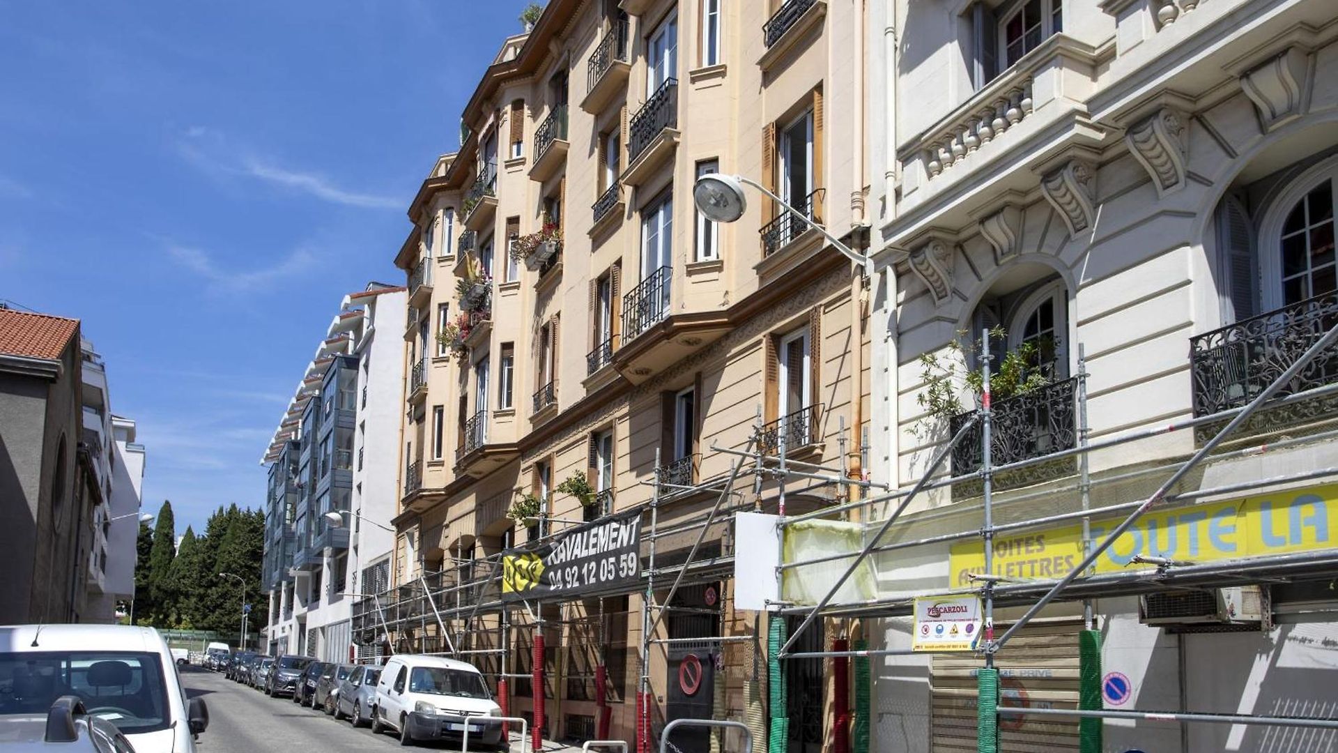 Near Gambetta Apartment
