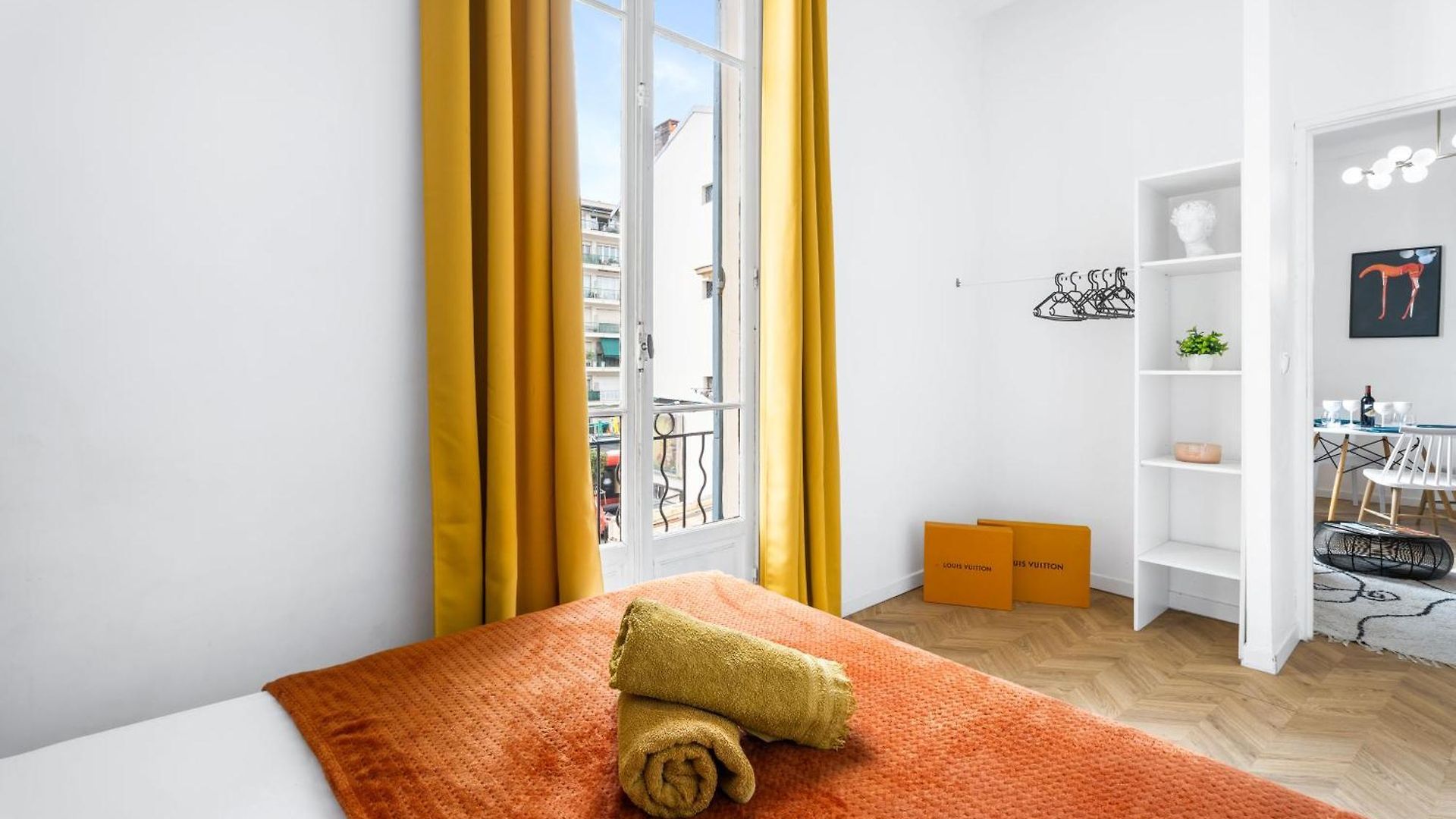One Minute From Beach - Air Conditioning - 2 Bedrooms - Wifi - Kitchen - Parking Apartment *