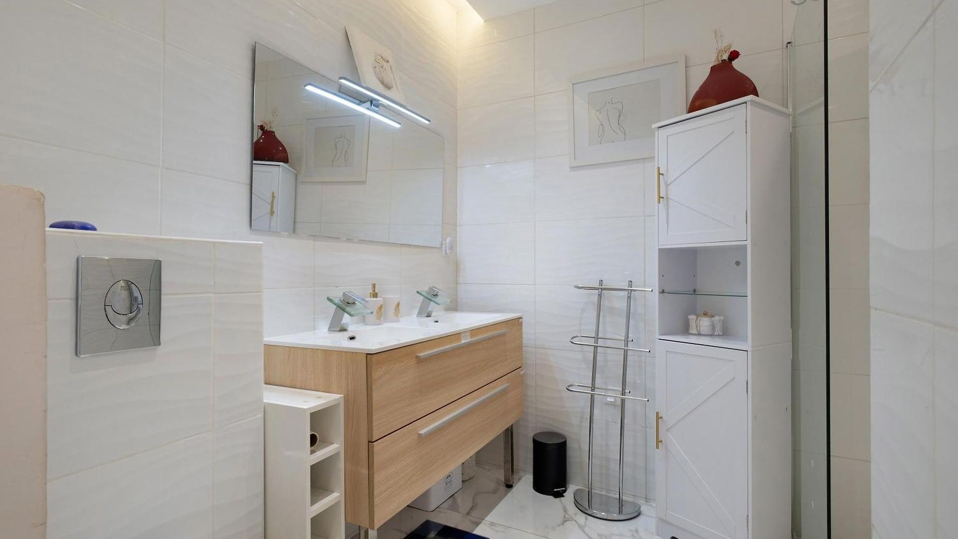 Sea View 2Bed & 2Bath Promenade Apartment *