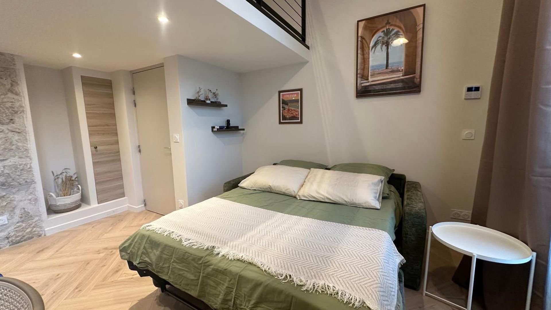 Merveilleux Duplex Centre De Nice, Climatise Et Renove ! Apartment