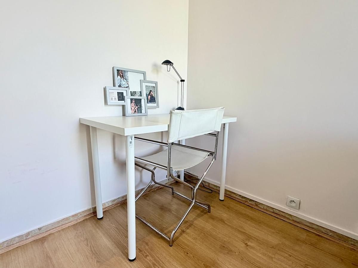 Bright Cozy Space With Balcony Center Within Walking Distance Nice