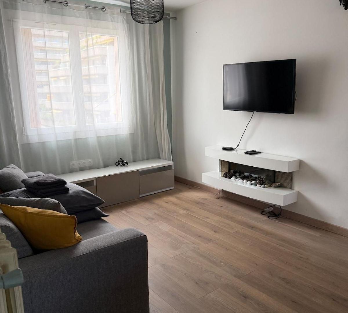 Apartment Beautiful 2-bedroom With Air Conditioning - Tram - Balconies - Quiet Nice
