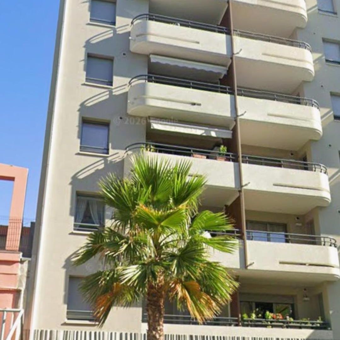 Apartment Centre
