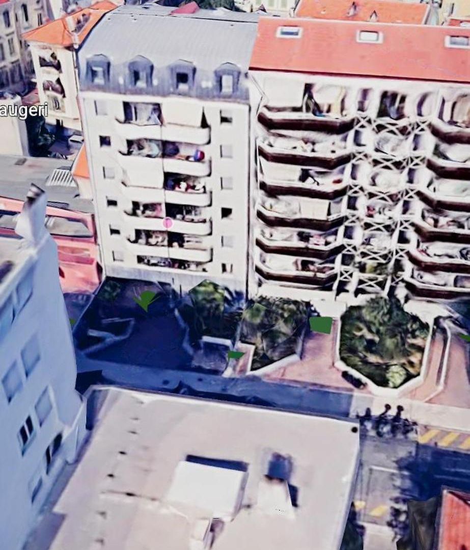 Apartment Centre