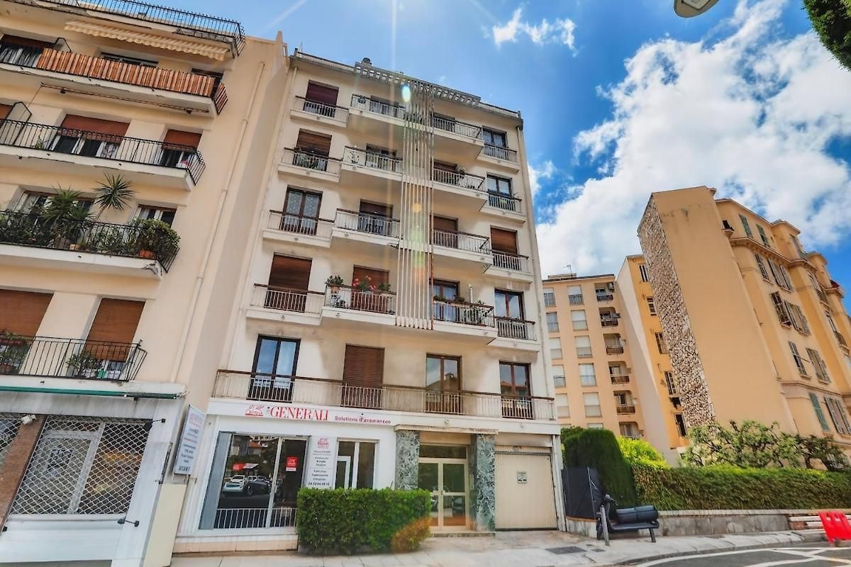 Apartment Cozy 1br Flat With Balcony - 5 Min To Tram Station