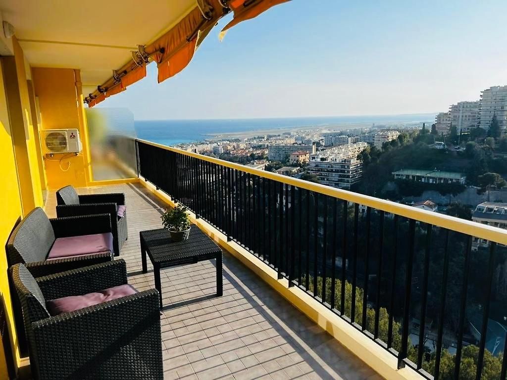 Apartment Spacieux Apparemment Dans De Luxe Avec Piscine