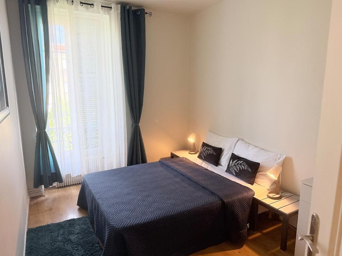 Apartment Bright Cozy Space With Balcony Center Within Walking Distance Nice