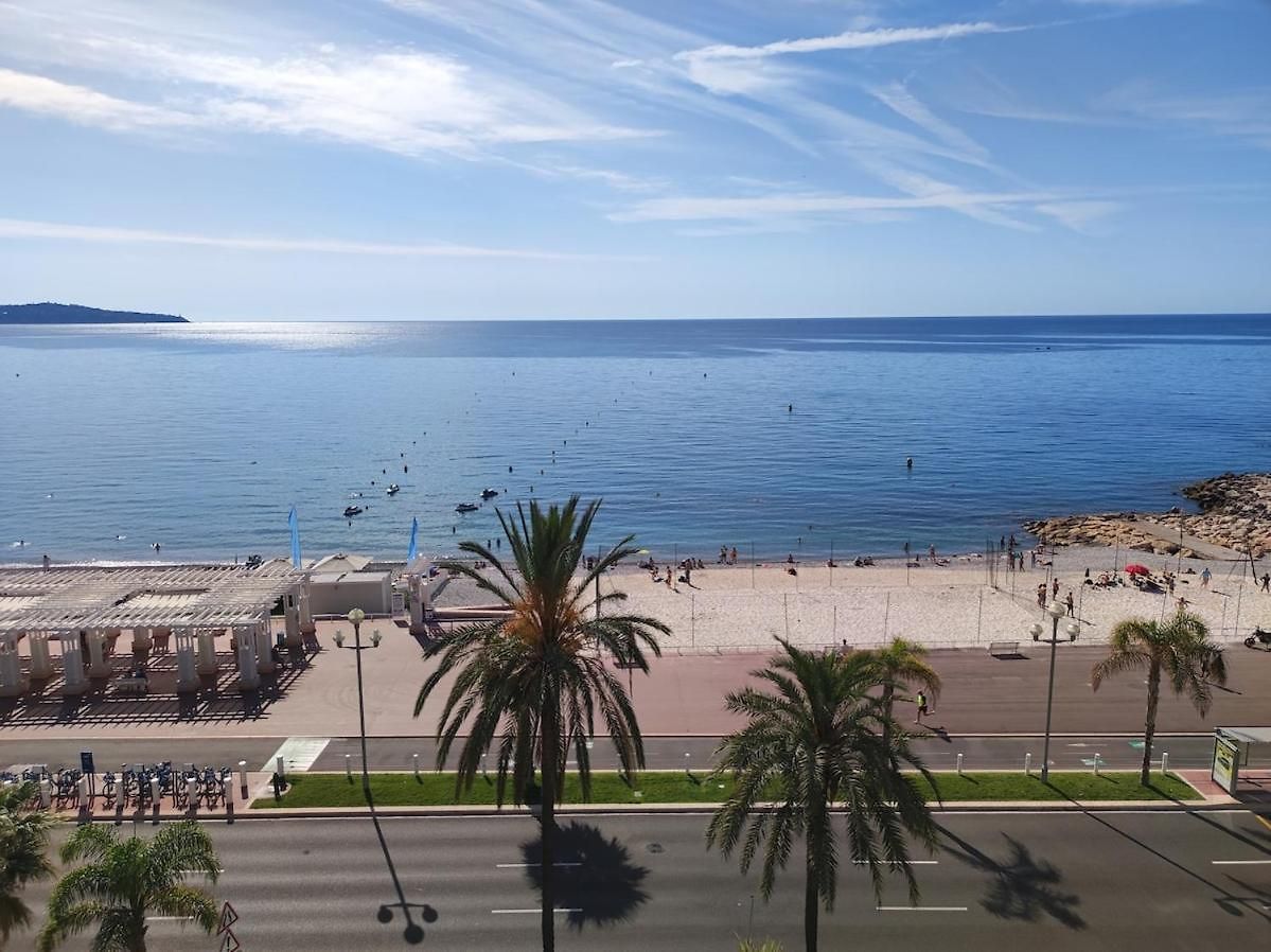 Seafront Duplex With Lovely Terrace Nice