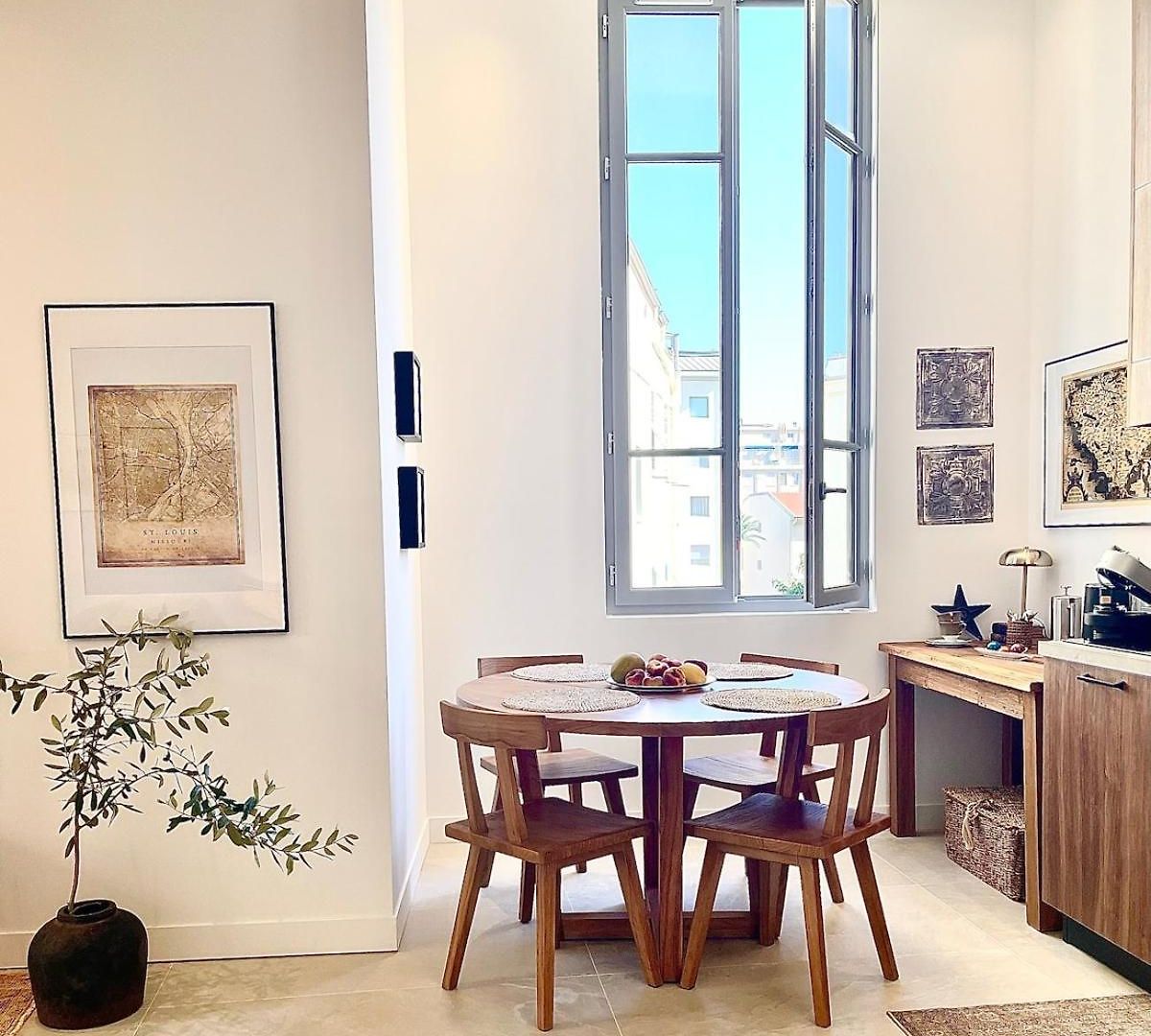 Carre Dorelegant 2 Br Apartment