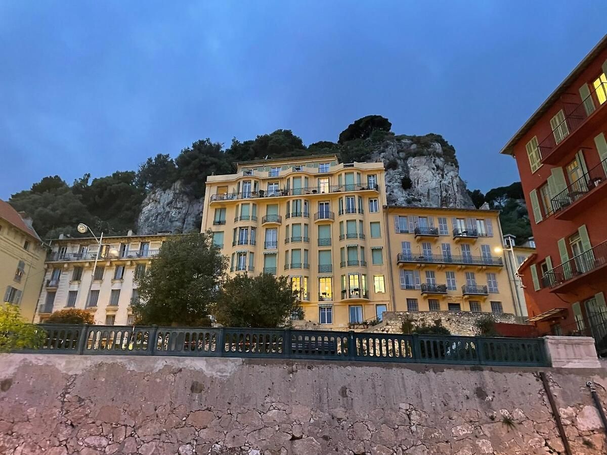 Apartment Carre Dorelegant 2 Br *