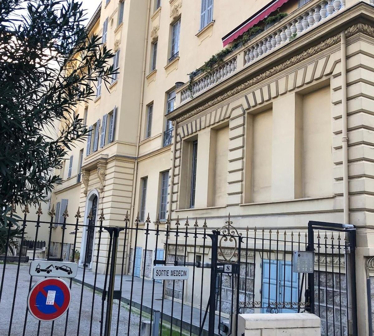 Apartment In Center, 2mins From Sea