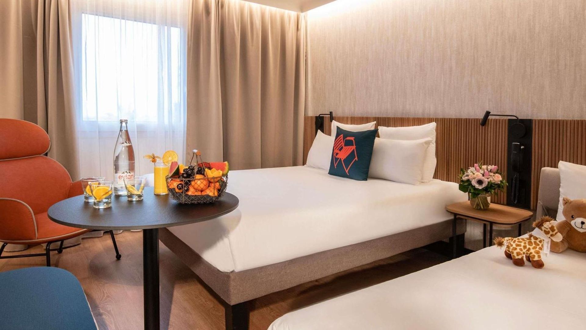 Novotel Arenas Aeroport Hotel 4*