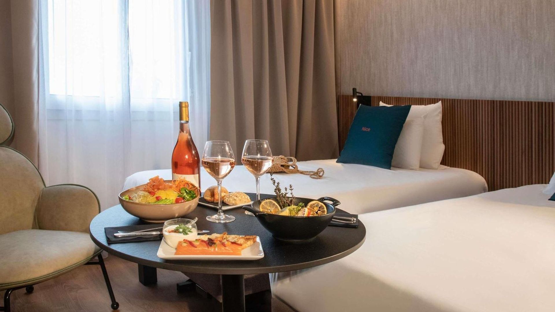 Hotel Novotel Arenas Aeroport 4*