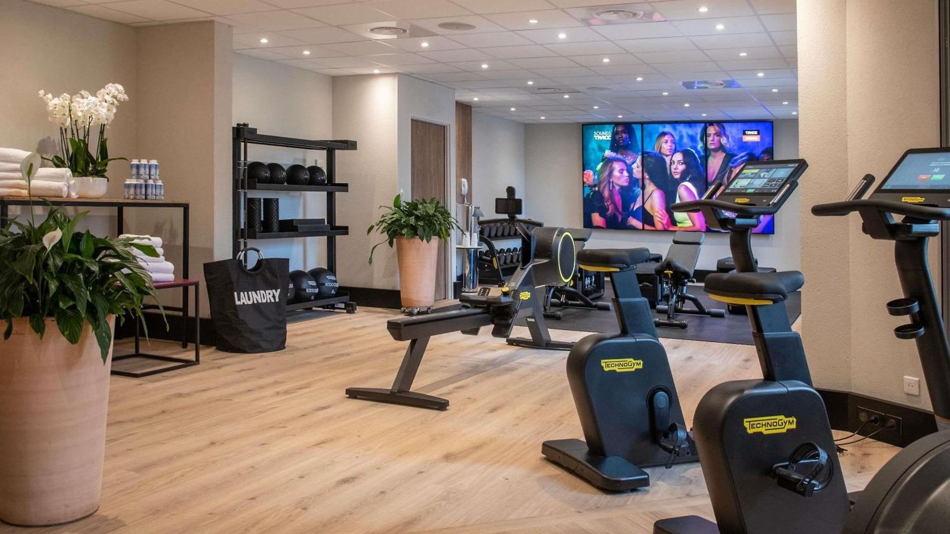 Hotel Novotel Arenas Aeroport 4*
